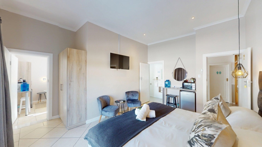 8 Bedroom Property for Sale in Summerstrand Eastern Cape